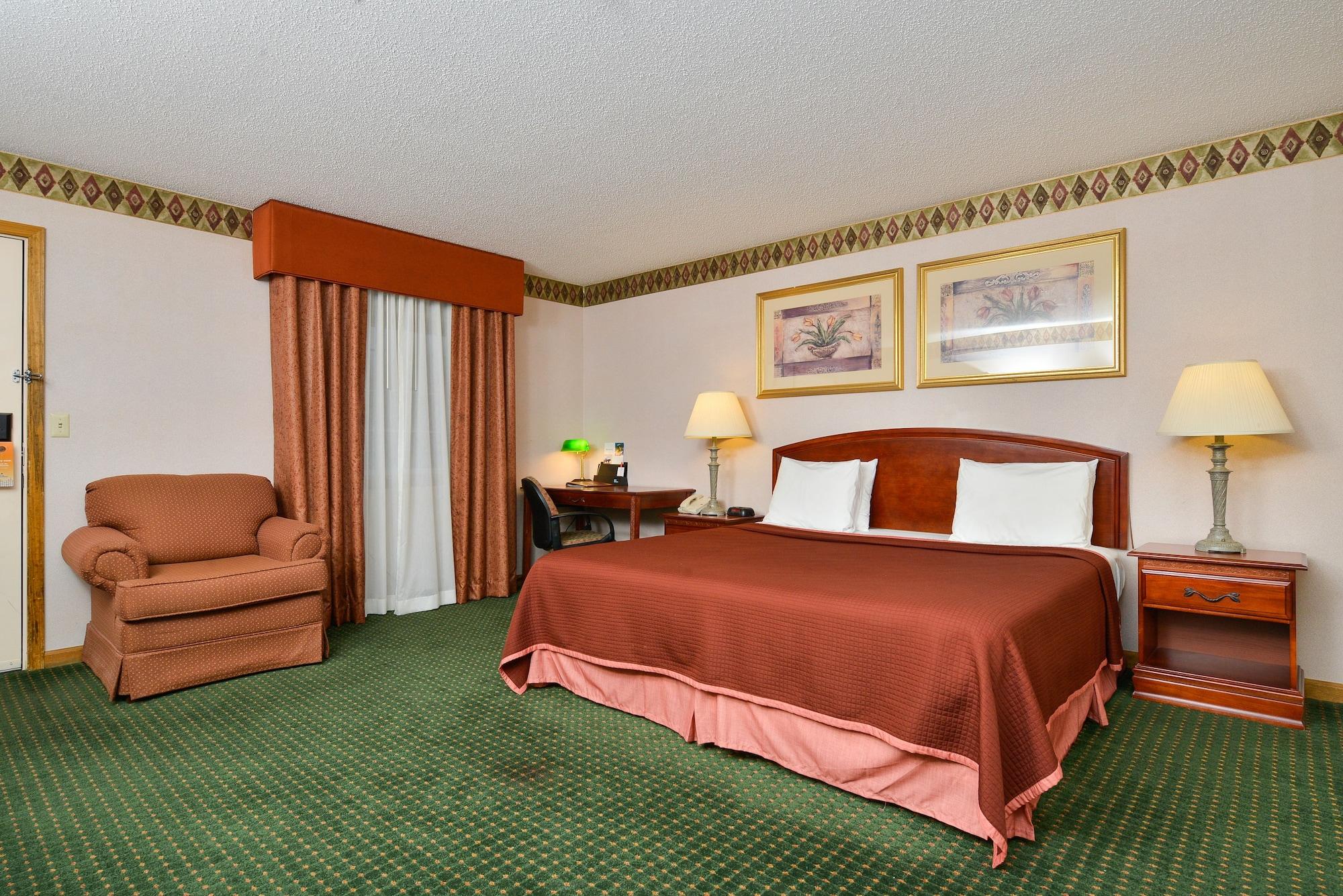 Howard Johnson By Wyndham Lenox Exterior photo