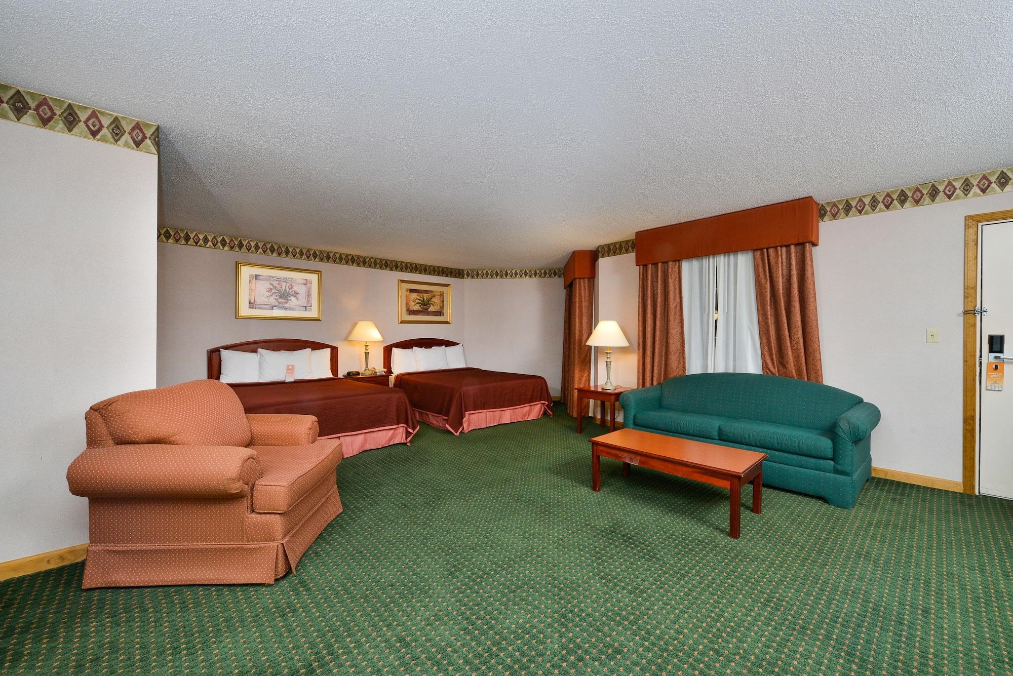 Howard Johnson By Wyndham Lenox Exterior photo