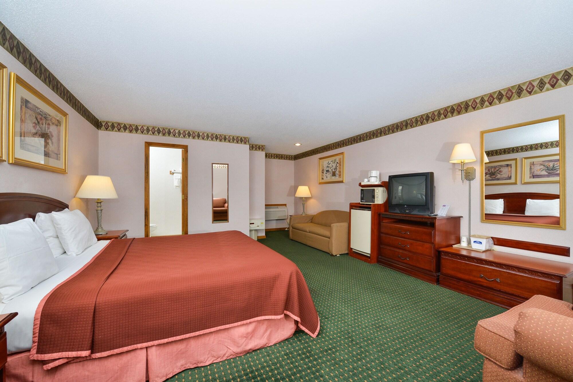 Howard Johnson By Wyndham Lenox Exterior photo