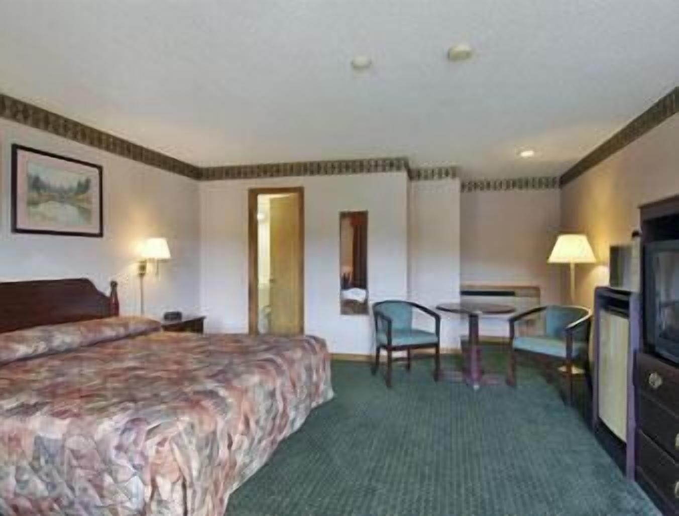 Howard Johnson By Wyndham Lenox Exterior photo