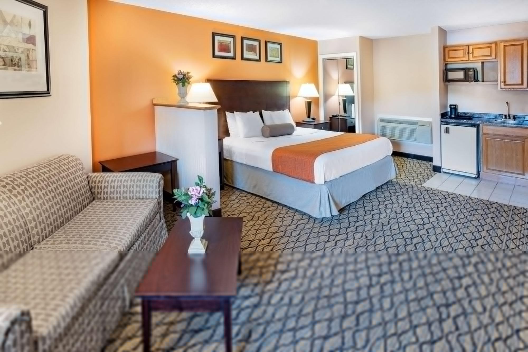 Howard Johnson By Wyndham Lenox Exterior photo