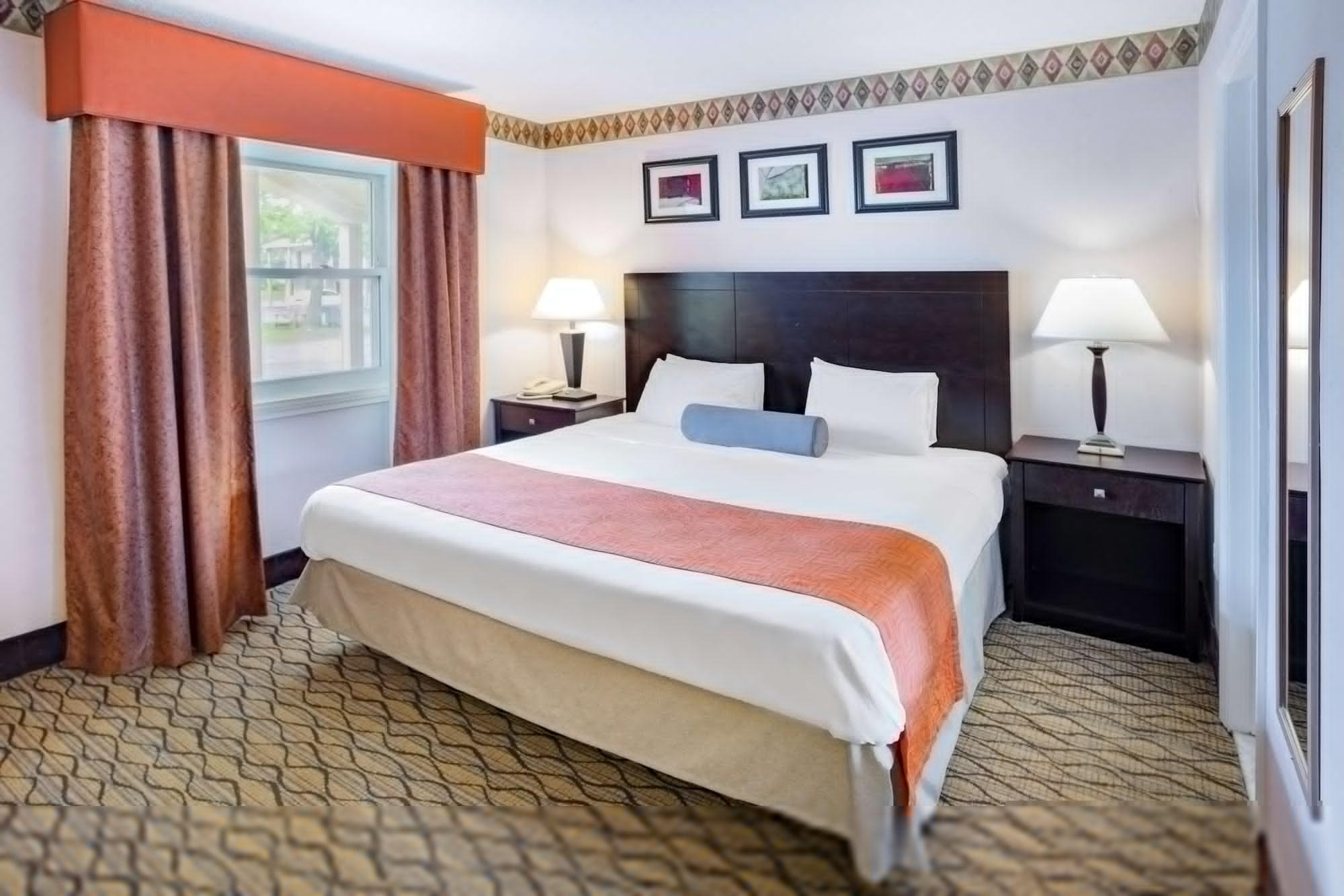 Howard Johnson By Wyndham Lenox Exterior photo